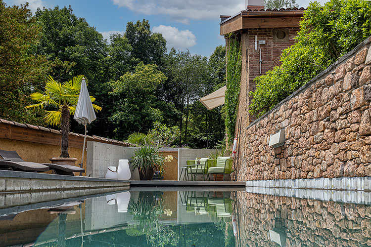 neues Swimming Pool im Garten